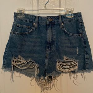 Forever 21 distressed jean shorts us 28
